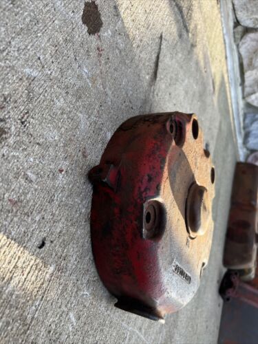 Farmall 400 450 IHC tractor ORIGINAL disk brake cover 357105R1