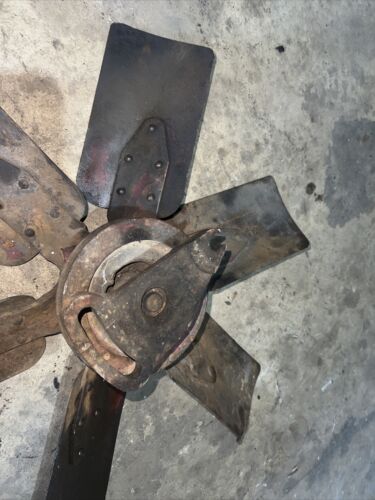 Farmall 706 Diesel D IH Tractor engine motor fan w/ belt drive pulley & mount