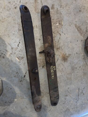 International Harvester 403018R1 3 Point hitch arms