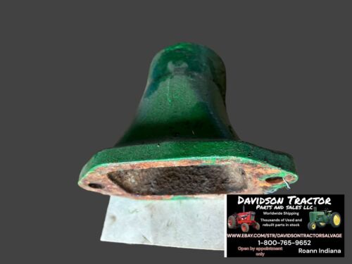 John Deere B Lower water casting B1798R