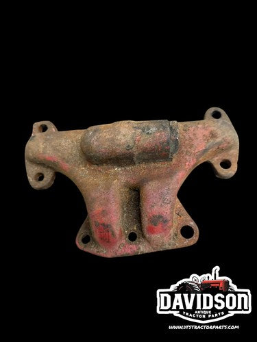 International IH D282 Engine Side Oil Cooler Manifold 279160R1 560 606 656 706