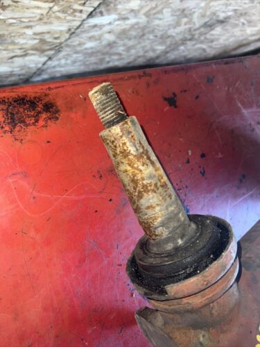 Farmall M Early SM Tractor front pedestal spindle shafts for hubs 6719DD
