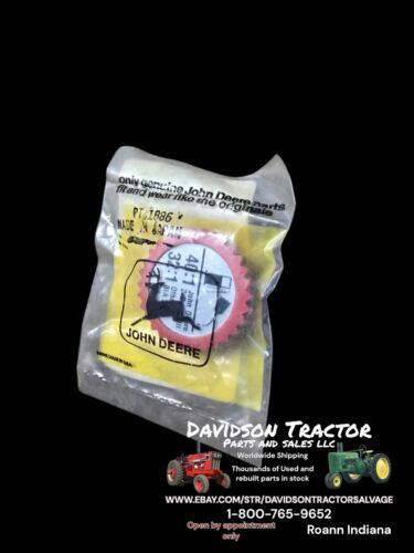 Genuine John Deere PT 1886 Fuel Cap NOS