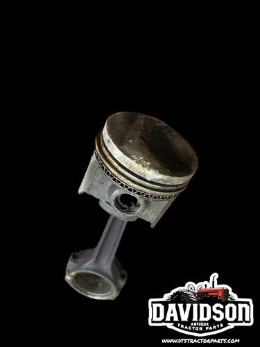 International 504 C-153 Gas Piston W/connecting Rod Antique Tractor