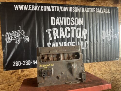 FARMALL SUPER H CYLINDER BLOCK 358067R1 C-169 Antique Tractor