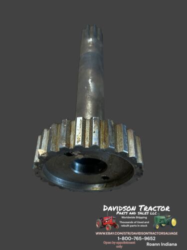 Genuine John Deere T15040T New Old Stock Shaft W/Gear