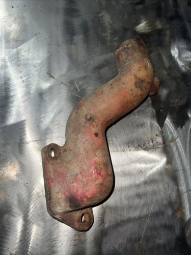 FARMALL Cub Lower Water Pipe
