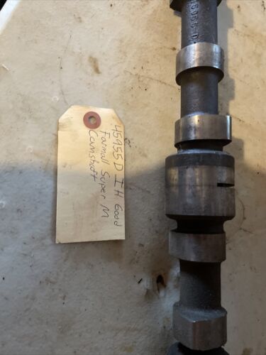 International Super M Camshaft W/O Gear 45955 D