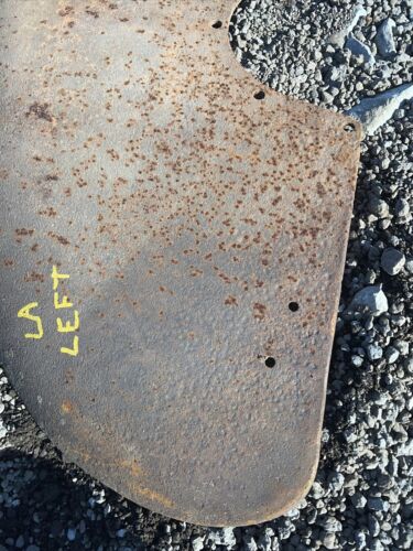 USED JOHN DEERE LA TRACTOR LH FENDER AL2772R