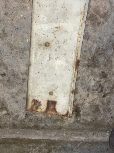 IH Farmall 706 RH hood side cover panel