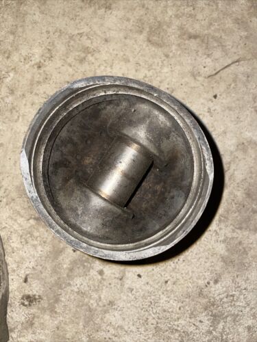 International Piston Assy-engine 318377R2 D282
