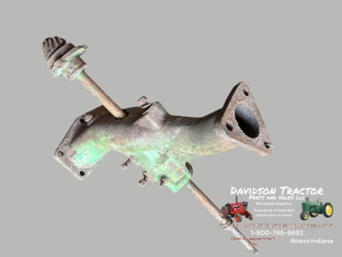 John Deere D2966R Upper Water Pipe w Fan Shaft & Fan Shaft Governor Gear