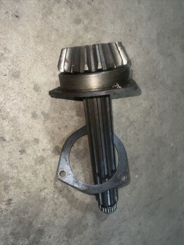 57270-DA IHC Farmall M Main Transmission Shaft/Pinion Antique Tractor