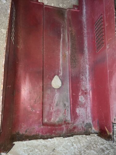 International 684, Hydro 84 Hood Antique Tractor