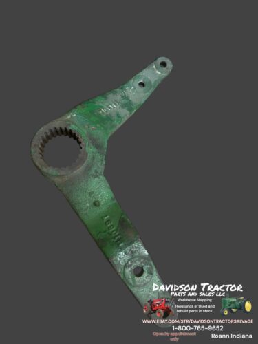 John Deere MT tractor 3pt hitch left inner rockshaft top lift arm bracket M1069T