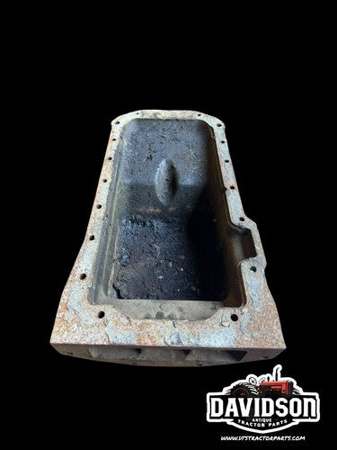 JOHN DEERE 2010 CRAWLER DOZER TRACTOR. ENGINE OIL PAN T15017T