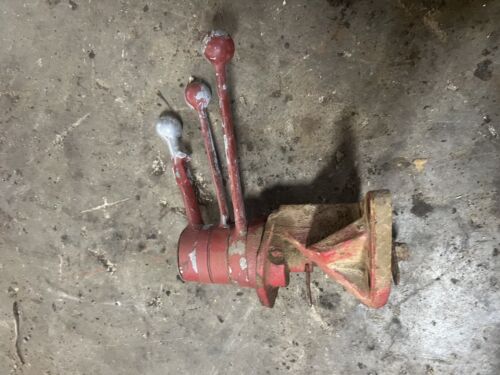 Farmall IH 560 460 tractor (3) original hydraulic valve control levers