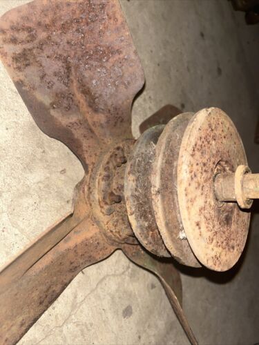 Farmall / IH Cub Tractor Front Fan Blade Assembly With Pulley