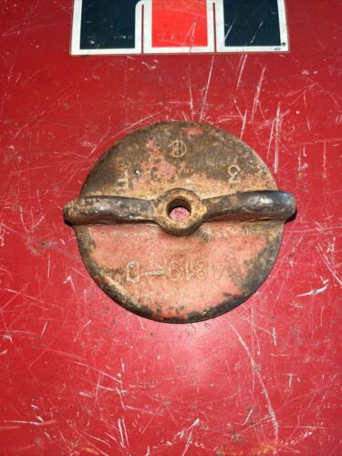 IH FARMALL H M SUPERS ENGINE OIL FILL CAP