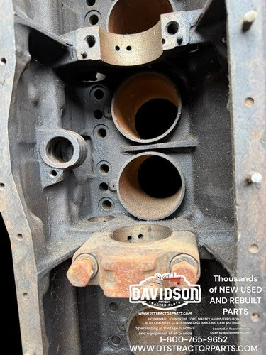 1965 Oliver 1650 Gas Tractor Engine Block 159004A