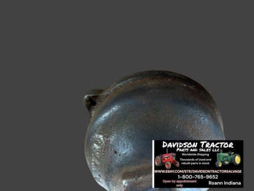 John Deere unstyled D hub cap D327R