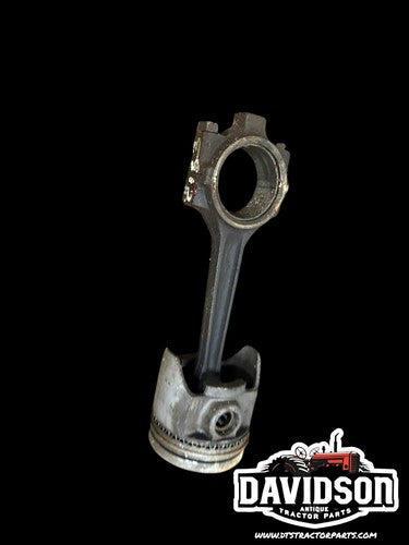 International 504 C-153 Gas Piston W/connecting Rod Antique Tractor
