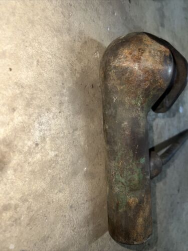 John Deere Unstyled B Carburetor Air Cleaner Elbow B76R