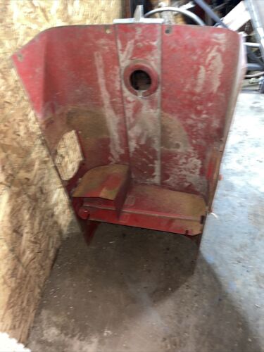 International Farmall 706 Hood antique tractor