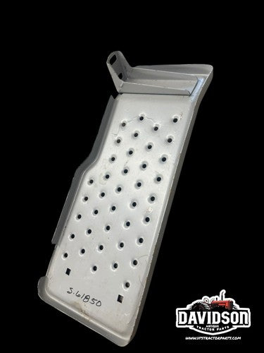New Step Plate Ford 2100 2600 3400 4000 D4NN18472B RH LH PAIR