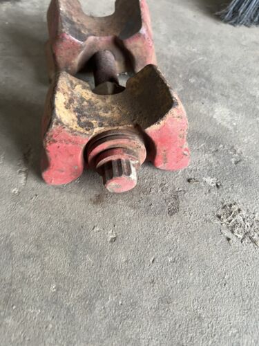 International Harvester 86 Series Axel Wedge