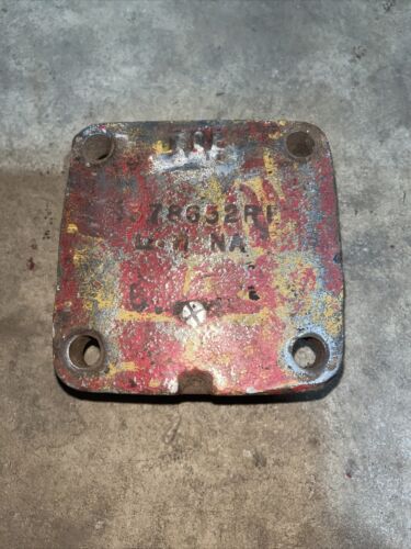FARMALL IH 1026 1256 544 656 666 706 806 Hydro-86++ Housing End Cover 378652R