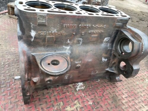 IH FARMALL TRACTOR SA 100 130 SC ENGINE BLOCK PART #251069R1 GOOD BLOC ...