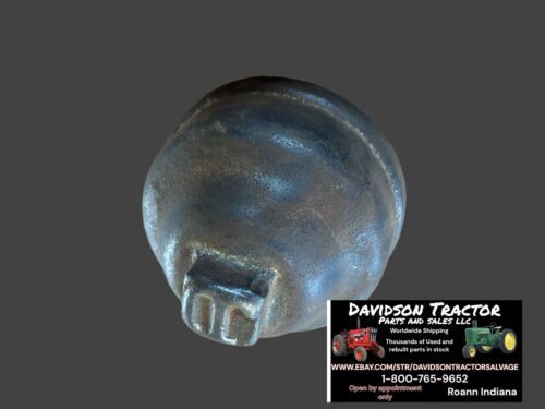 John Deere unstyled D hub cap D327R
