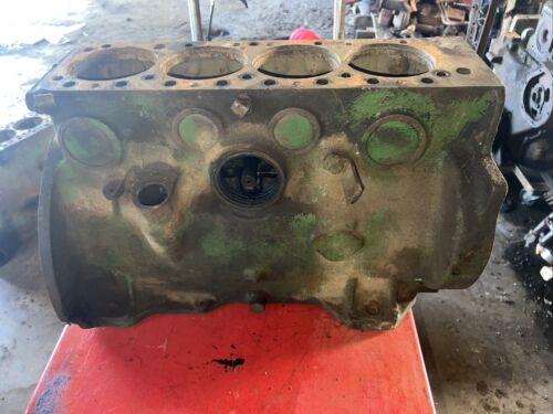 OLIVER / COCKSHUTT 60. ENGINE BLOCK. ANTIQUE TRACTOR