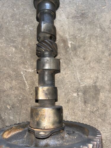 International 340 504 Camshaft 308391R1 W/ Pulley