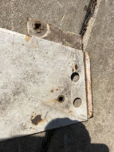 International IH Farmall 706 Front RIGHT Side Panel