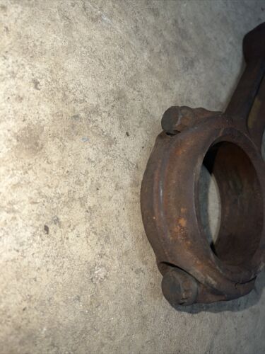 INTERNATIONAL DT414,DT436,DT466 USED TRACTOR CONNECTING ROD 688922C1