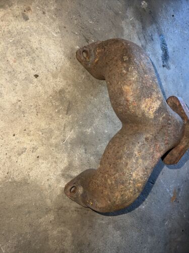 Exhaust Manifold fits Case-IH 384 444 B275 BD154 B-414