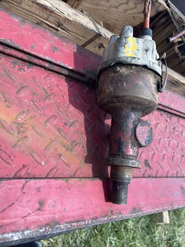 Farmall IH 460 560 tractor engine motor distributor drive w/ tachometer drive