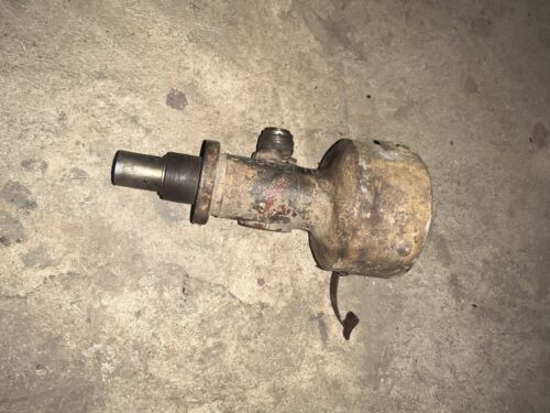 Farmall IH 460 560 tractor engine motor distributor drive w/ tachometer drive
