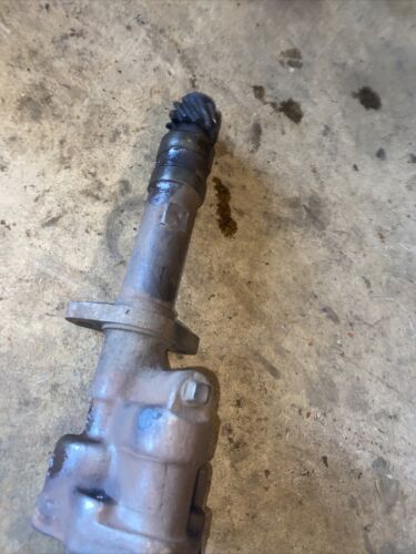 FARMALL 300 ENGINE OIL PUMP Antique Tractor