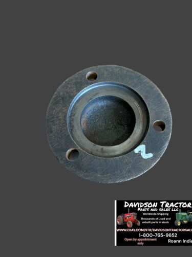 JOHN DEERE Used B- 530 SPINDLE CAP Part# B2717R  Antique Tractor