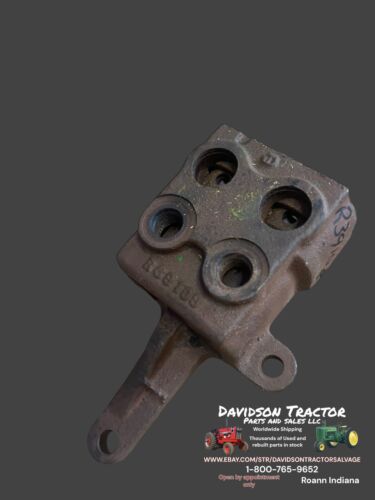 John Deere RH Breakaway Coupler R39109