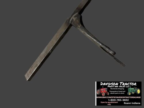 INTERNATIONAL FARMALL IH  SHIFT FORK RAIL 358882R1 Antique Tractor