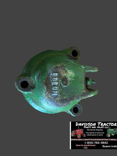 USED JOHN DEERE B BR BO 50 520 530 TRACTOR FRONT WHEEL BEARING HUB CAP B920R
