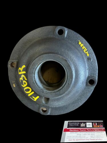 John Deere  F1063R RH Main Bearing w Bushing Housing G Tractor