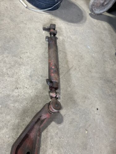 International IH 715 combine powersteering power steering cylinder w/ bracket &