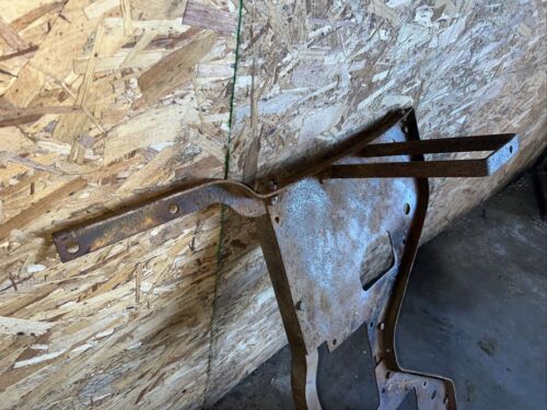 McCormick W9 WD9 Floor platform fender Mount Antique Tractor