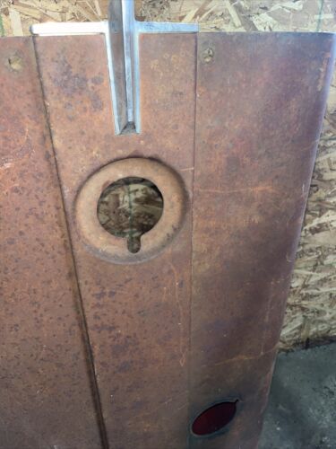 International Farmall 706 Hood antique tractor