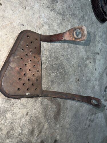 International Farmall Step-lh Mounting 397133R1